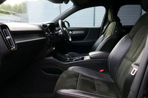 Volvo XC40 2.0 XC40 R-Design T4 AWD Auto 4WD 5dr 38