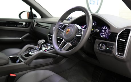 Porsche Cayenne V6 e-Hybrid - Pan Roof, Air Suspension, Head Up Display 13