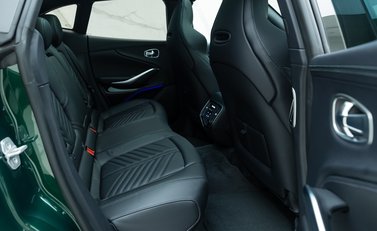 Aston Martin DBX 707 16