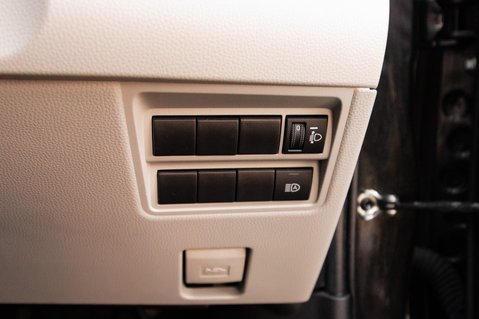 Toyota Yaris EXCEL FHEV 16