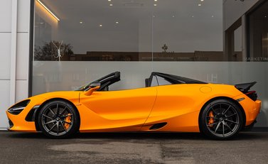 McLaren 720S Spider Peformance 6