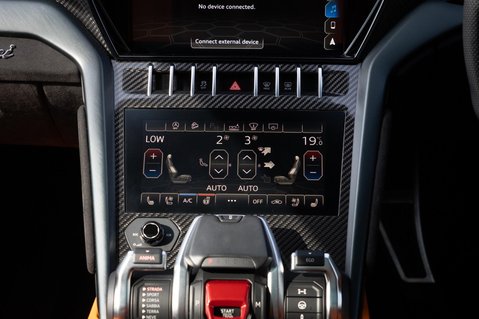 Lamborghini Urus V8 44