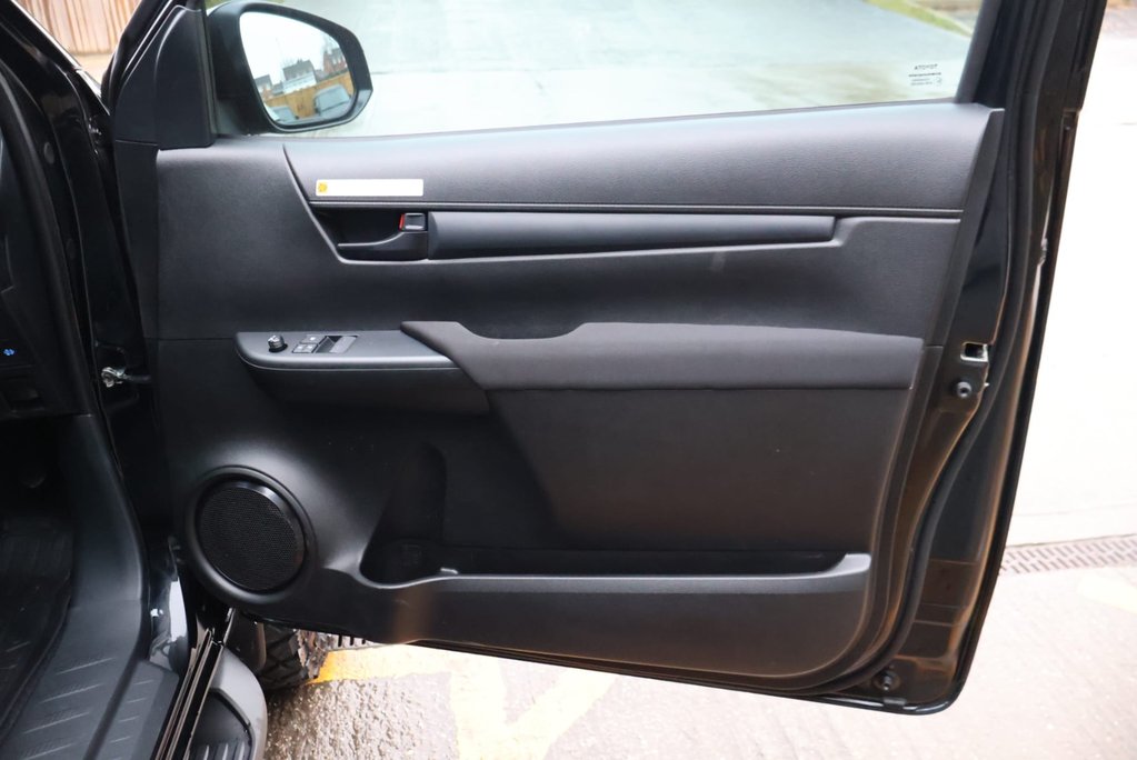 Toyota Hilux BRAND NEW ACTIVE 4WD D-4D S/C SINGLE CAB BIG STYLING SPEND AT SEEKER UK 12