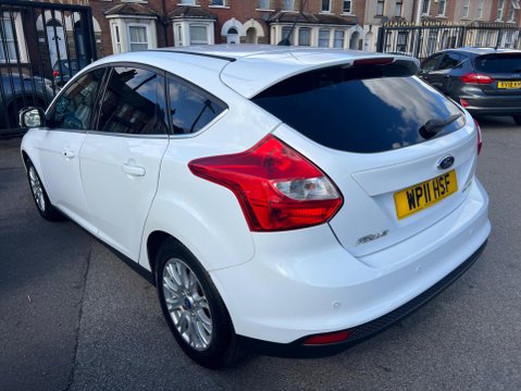 Ford Focus 1.6 Titanium Euro 5 5dr 3