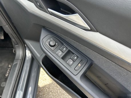 Volkswagen Golf LIFE ETSI DSG 16