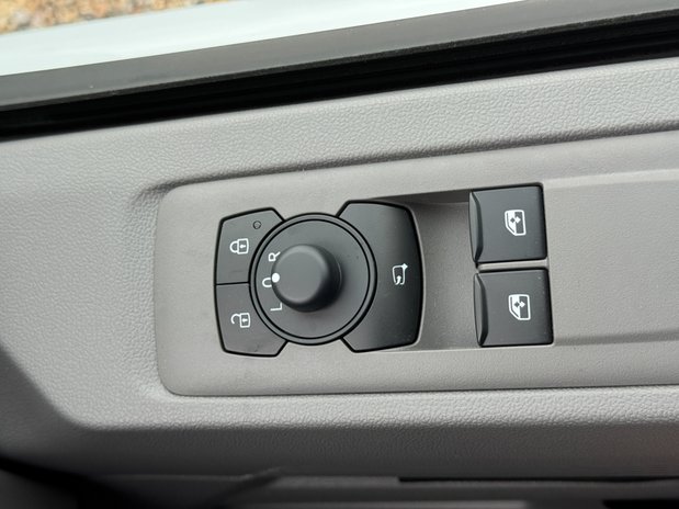 Volkswagen Transporter AUTO SWB L1H1 Commerce Pro T30 Alloys Cruise Sensors EURO 6 NO VAT 23