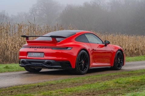 Porsche 911 Carrera GTS Manual 5
