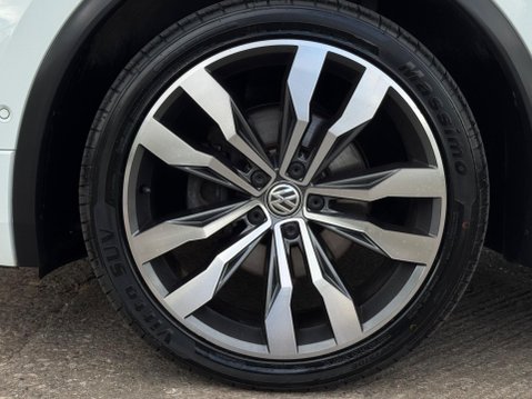 Volkswagen Tiguan 2.0 TDI R-Line Tech DSG 4Motion Euro 6 (s/s) 5dr 10