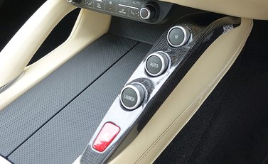 Ferrari GTC4 Lusso 23