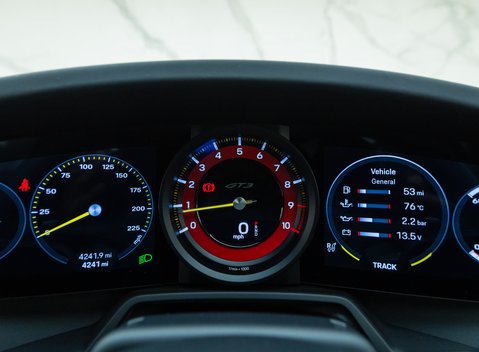 Porsche 911 GT3 (992) 18