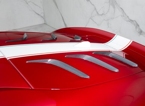 Ferrari 812 Competizione 43