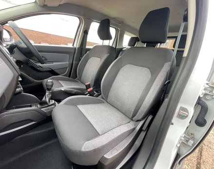 Dacia Duster 1.0 Duster Essential TCe 4x2 5dr 45