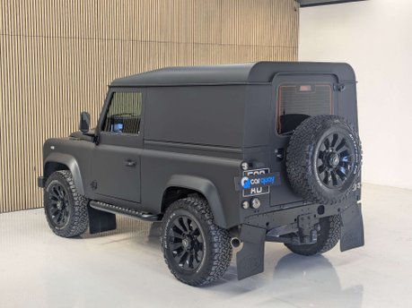 Land Rover Defender 2.2 Defender 90 Hard Top TD 4WD 5dr 20