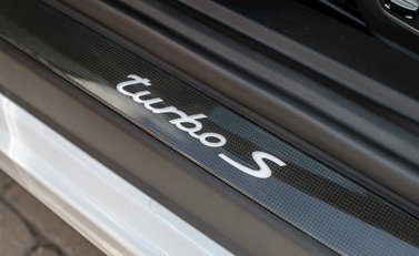 Porsche 911 (991) Turbo S 24