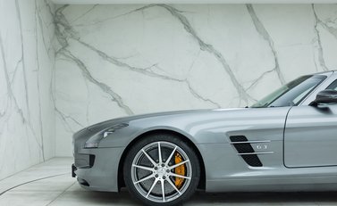 Mercedes-Benz SLS AMG 31