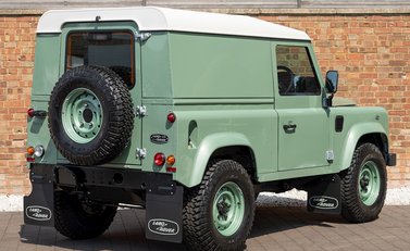 Land Rover Defender 90 Heritage Hard Top 7