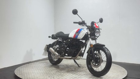 Lexmoto Tempest 2024 2,217 MILES, VERY CLEAN 125cc COMMUTER BIKE 3