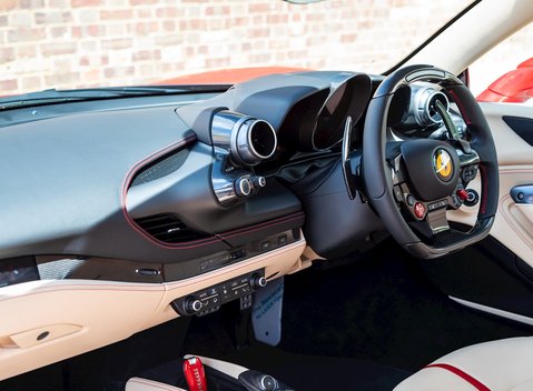 Ferrari F8 Tributo 13