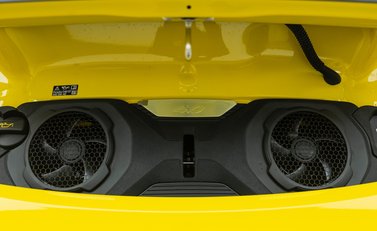 Porsche 911 GT3 TOURING (992) 41