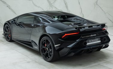 Lamborghini Huracan TECNICA 12