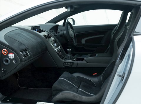 Aston Martin V12 Vantage S 12