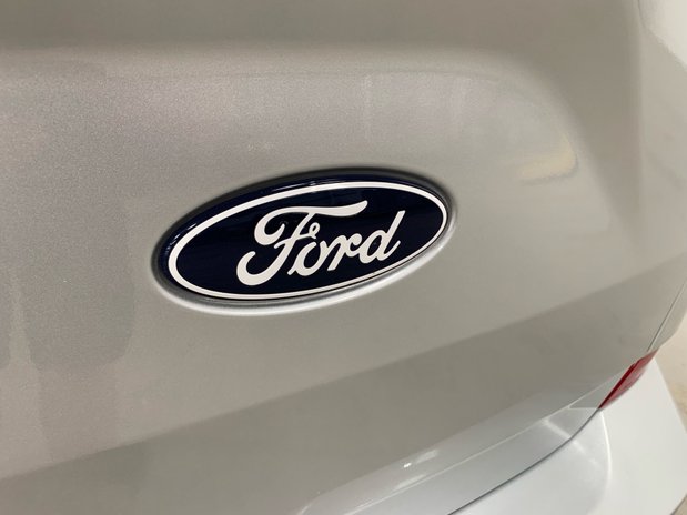 Ford Transit Custom 300 L2 Diesel 2.0 Eco Blue 136ps H1 Van Limited 26