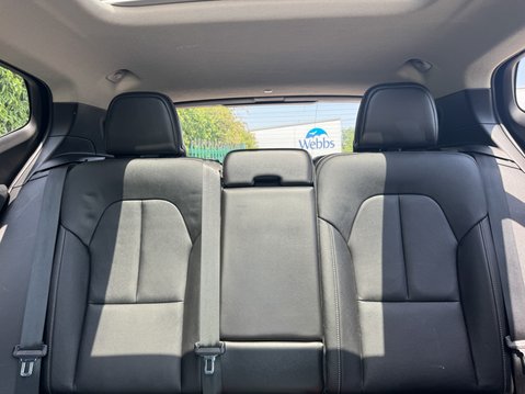 Volvo XC40 (Sold) B5 MHEV Inscription Pro SUV 5dr Petrol Hybrid Auto AWD Euro 6 (s/s) 9