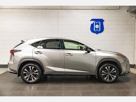 Lexus NX 2.5 300h GPF Premium SUV 5dr Petrol Hybrid E-CVT 4WD Euro 6 (s/s) (197 ps) 5