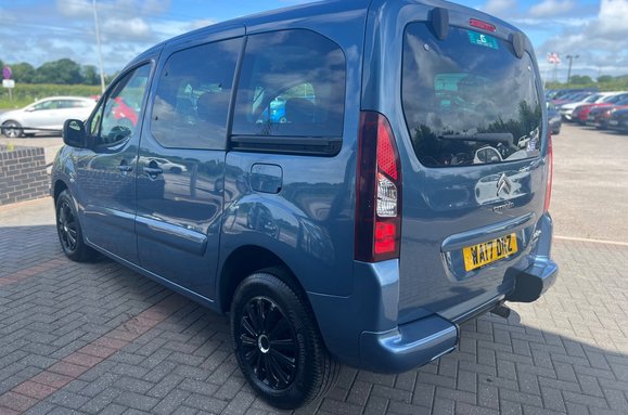 Citroen Berlingo Multispace 1.6 BlueHDi Feel Multispace MPV Wheel Chair Ramp 10