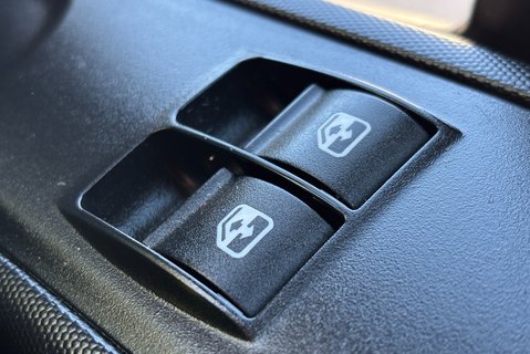 Iveco Daily 70C18D Crew Cab Dropside with Tail Lift - Air Con - Low Miles 37