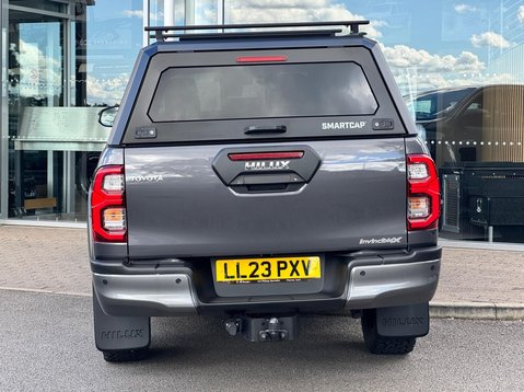 Toyota Hilux INVINCIBLE X 4WD D-4D DCB 6