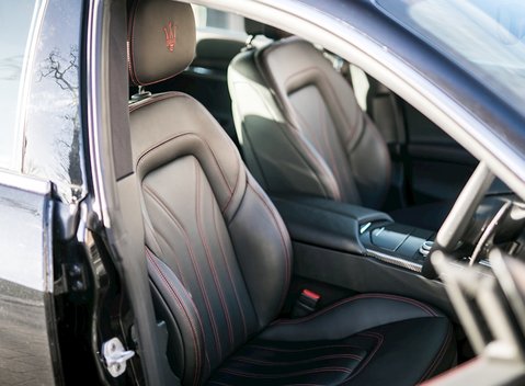 Maserati Quattroporte DV6 12