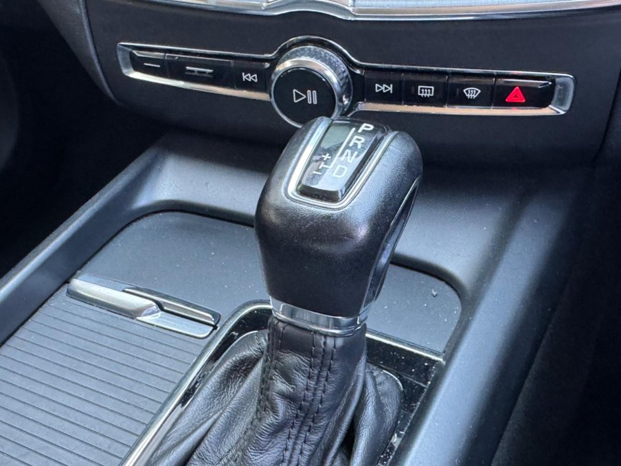 2018 Volvo XC60 — image 25