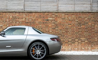 Mercedes-Benz SLS AMG 29