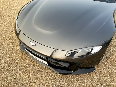 Aston Martin Vantage V8 32