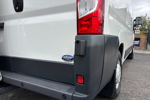 Citroen Relay 35 L2H2 Enterprise Panel Van with Tail Lift 24