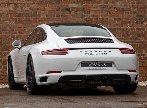 Porsche 911 Carrera GTS (991.2) 3