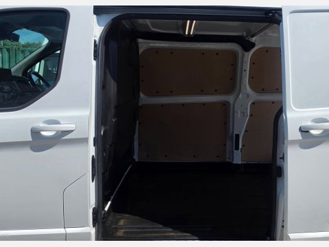 Ford Transit Custom LIMITED 300 L2 H1 LWB 2.0 TDCI 130ps EU6 19