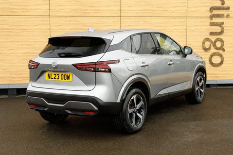 Nissan Qashqai DIG-T N-CONNECTA MHEV 2