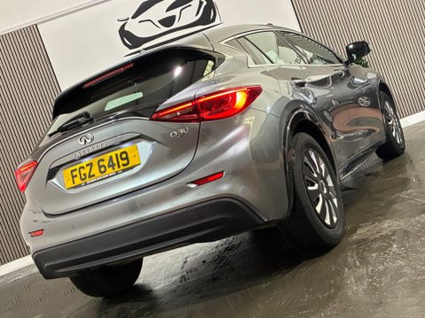Infiniti Q30 1.5d SE Euro 6 (s/s) 5dr 27