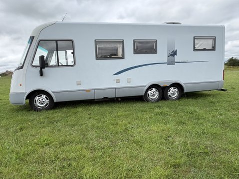 Niesmann and Bischoff Arto 74L 6 berth, large garage, tag axle, Niesmann Bischoff 5