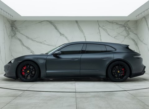 Porsche Taycan GTS SPORT TURISMO 5