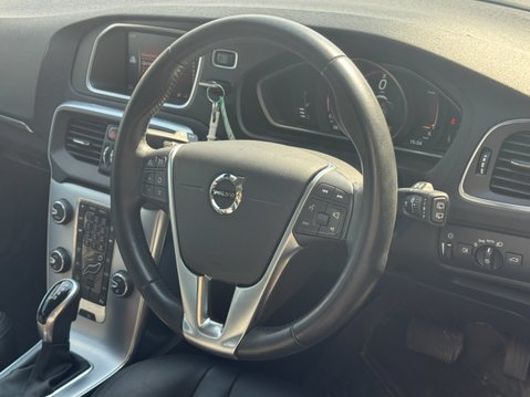 Volvo V40 2.0 D3 Inscription Hatchback 5dr Diesel Auto Euro 6 (s/s) (150 ps) 12