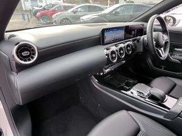 Mercedes-Benz A Class 1.3 A 200 Sport Exeutive Auto 5dr 17