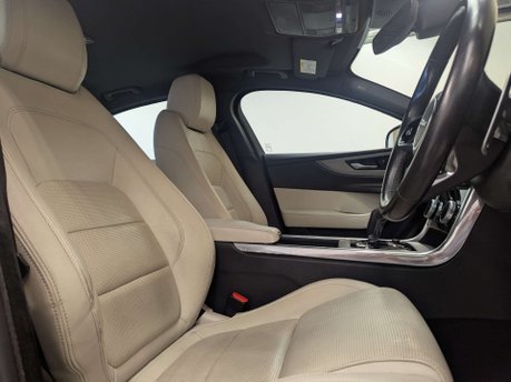 Jaguar XE 2.0 XE R-Dynamic S D Auto 4dr 31