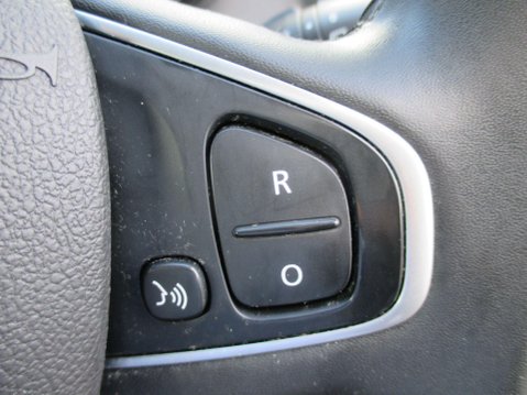 Renault Captur 0.9 TCe ENERGY Iconic Euro 6 (s/s) 5dr 32