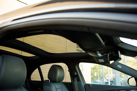 Mercedes-Benz E Class E 400 D 4MATIC AMG LINE PREMIUM PLUS 38