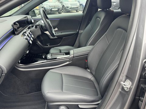 Mercedes-Benz A Class A 180 SPORT EXECUTIVE MHEV 31