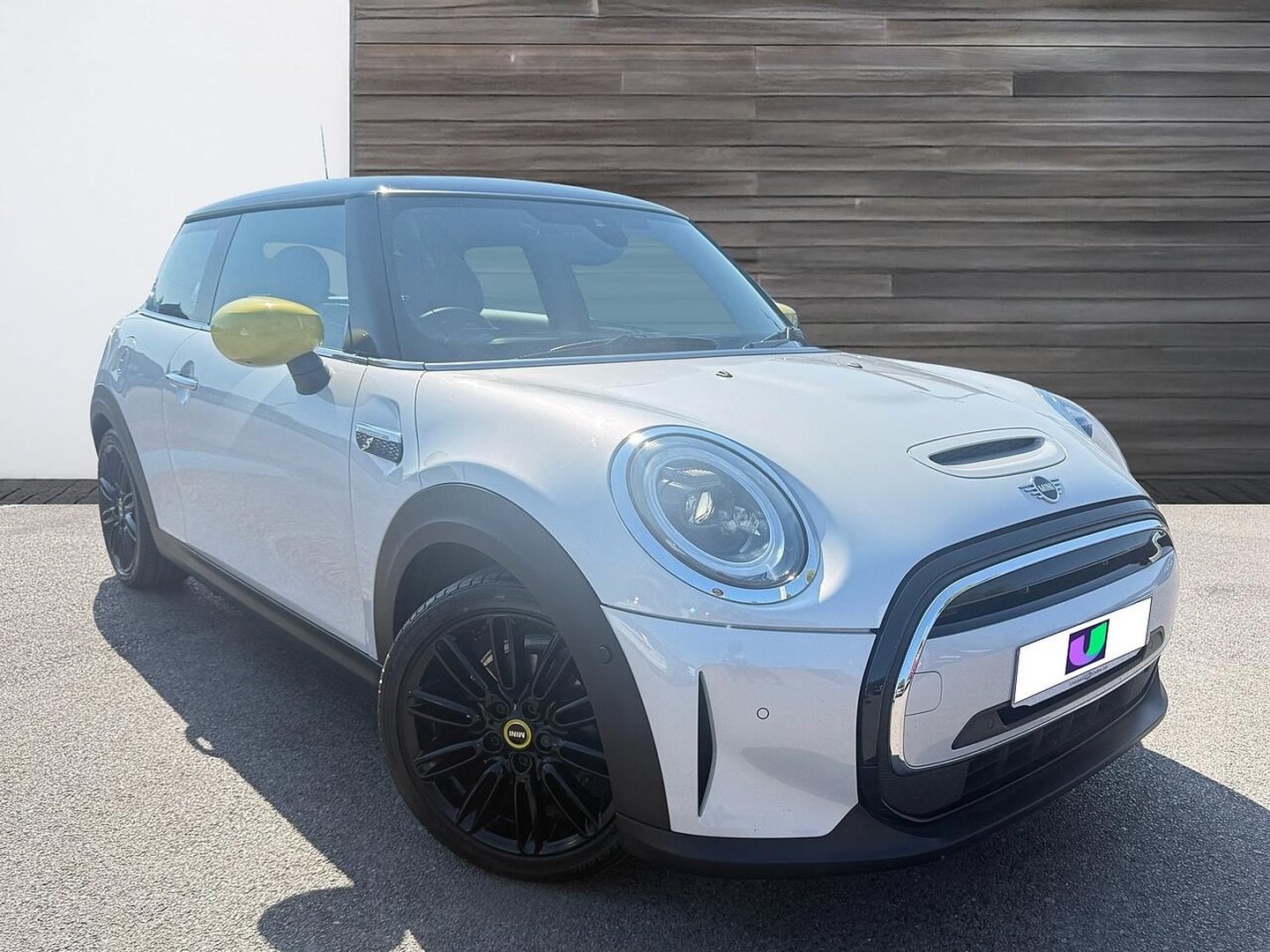 Mini Hatch 2021