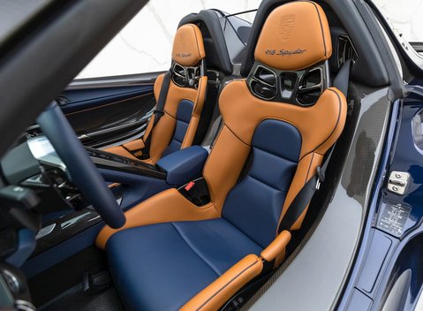 Porsche 918 Spyder Weissach 12